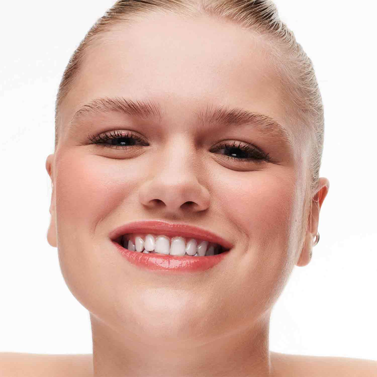 GLOW PLAY CUSHIONY BLUSH (BLUSH EN CREMA)